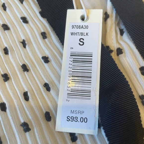 Max Studio Accordion Pleated Long Sleeve Top size Small - Picture 5 of 9